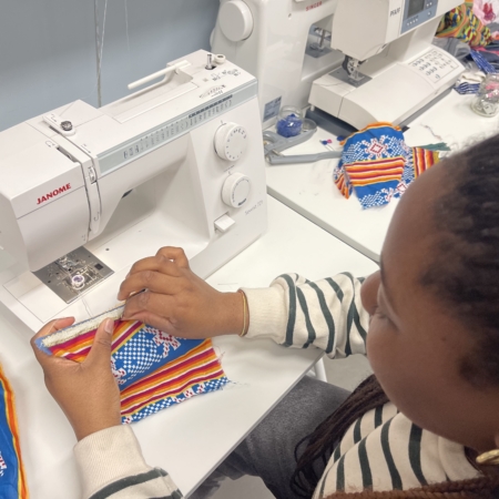 Corso di cucito per bambini e bambine: tecniche base e intermedie, attività creative pratiche.